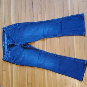 Old Navy "The Flirt", bootcut Jean, 6 Short